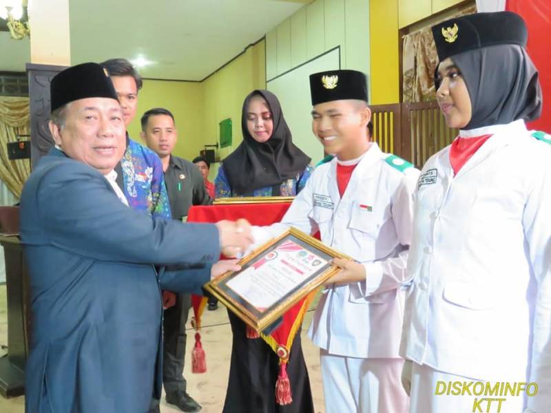 Wabub secara resmi bubarkan Paskibraka